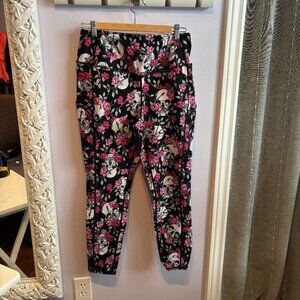 Torrid Skull and Flower Leggings size 1 (14/16)